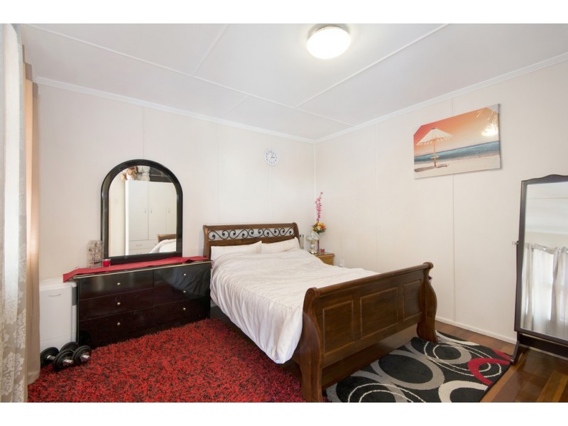 27 Oliver Street (Cnr Hudson Road), Wooloowin QLD 4030