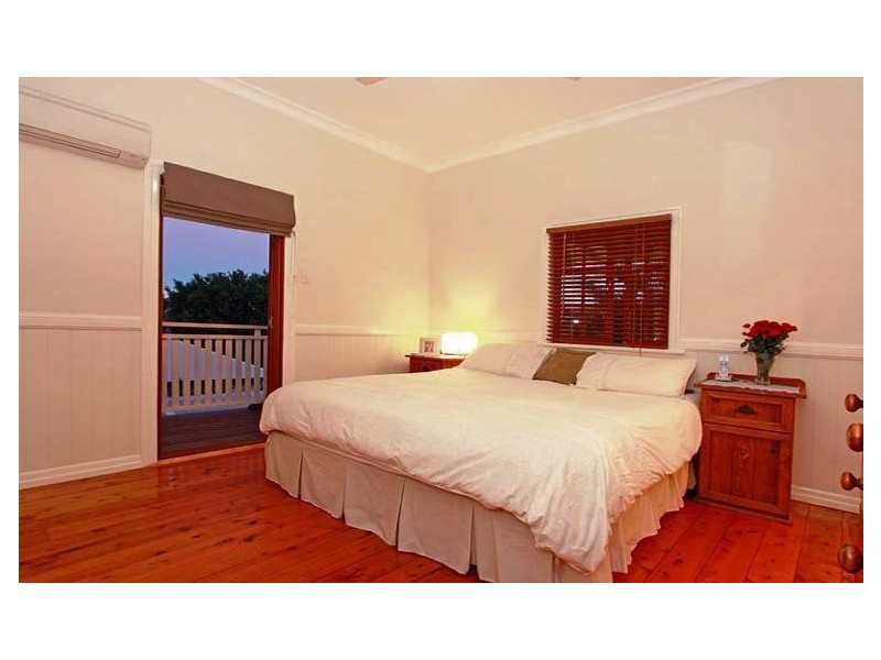 35 Eleventh Avenue, Kedron QLD 4031