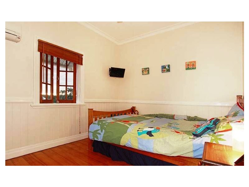 35 Eleventh Avenue, Kedron QLD 4031