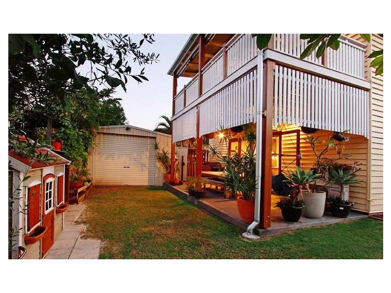 35 Eleventh Avenue, Kedron QLD 4031