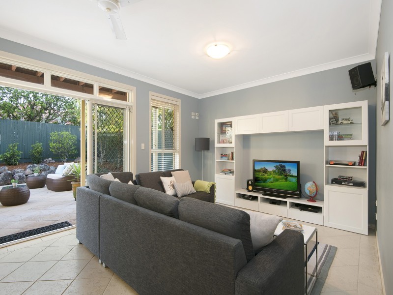 23 Abingdon Street, Woolloongabba QLD 4102