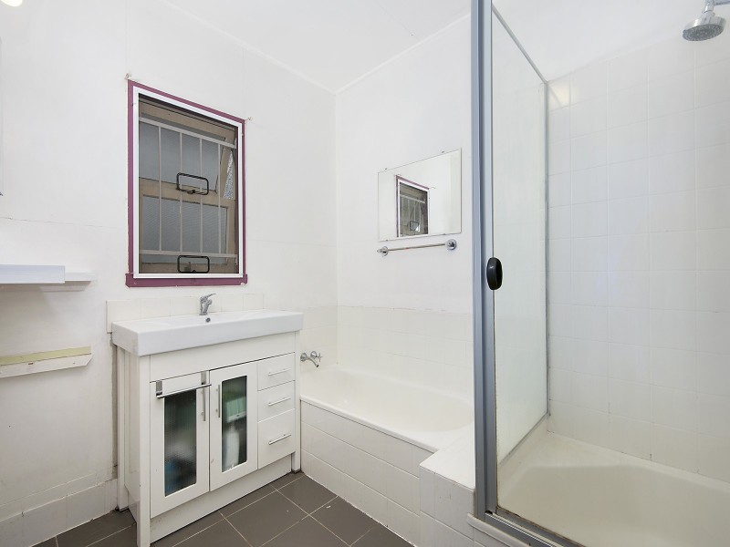 13 Thirteenth Avenue, Kedron QLD 4031