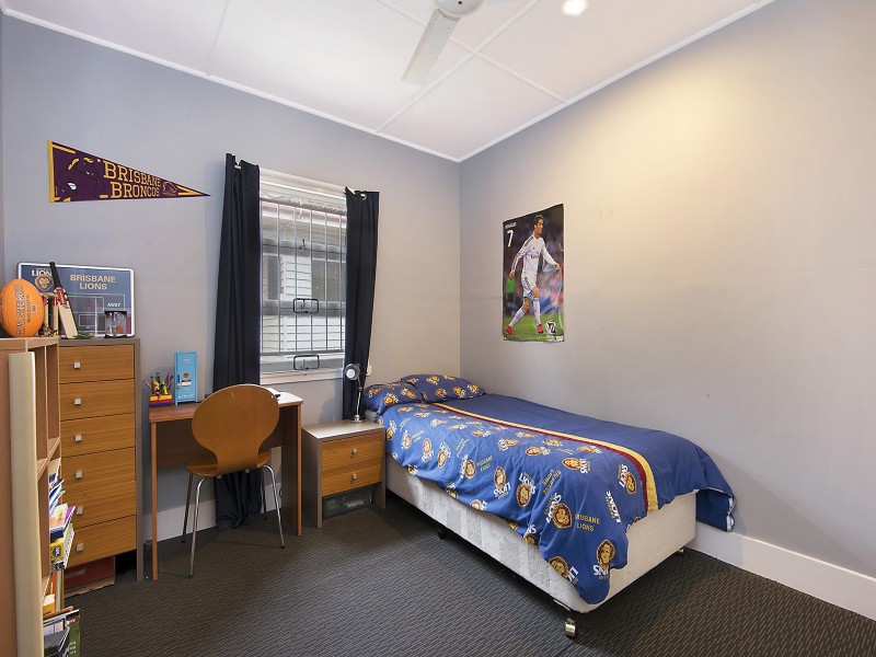 13 Thirteenth Avenue, Kedron QLD 4031