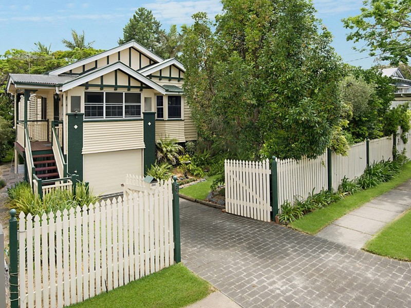 64 Ninth Avenue, Kedron QLD 4031