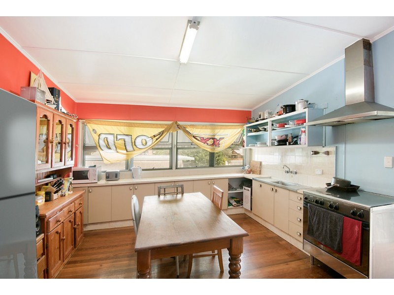 64 Park Road, Wooloowin QLD 4030