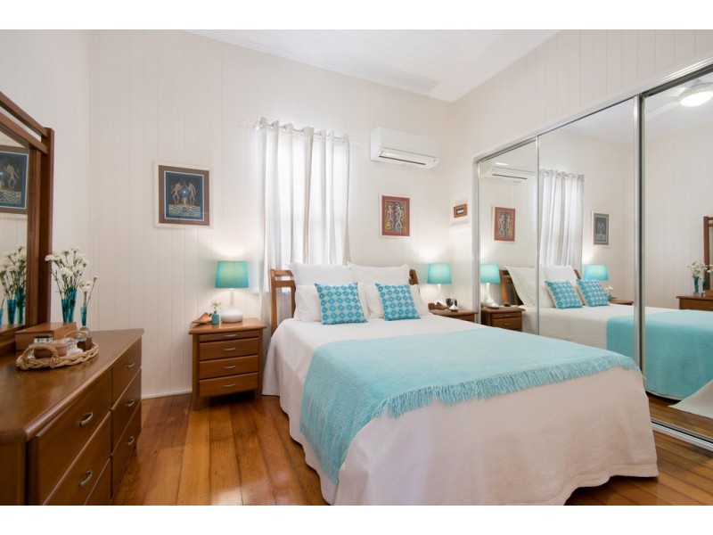 47 Tenth Avenue, Kedron QLD 4031