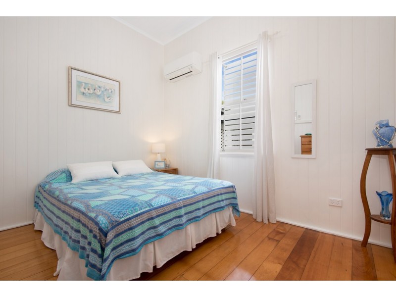 47 Tenth Avenue, Kedron QLD 4031