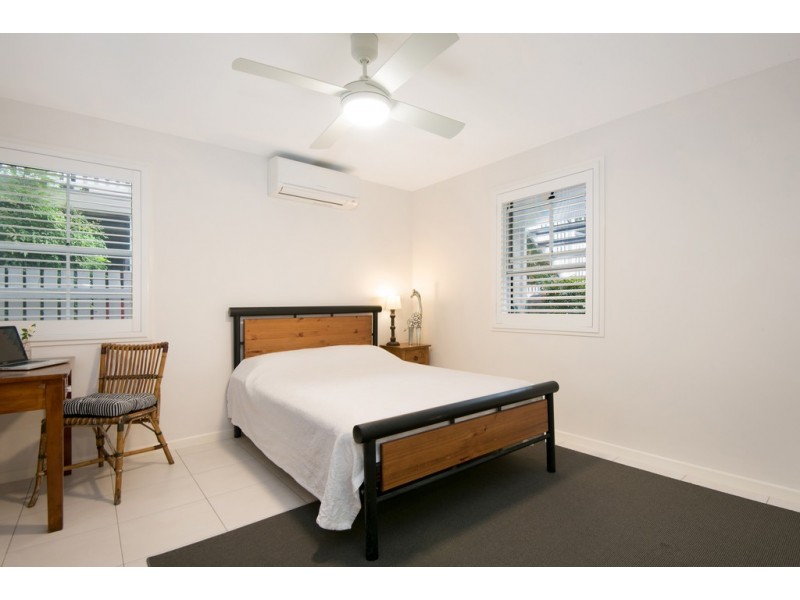 47 Tenth Avenue, Kedron QLD 4031