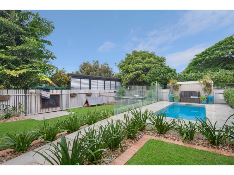 47 Tenth Avenue, Kedron QLD 4031