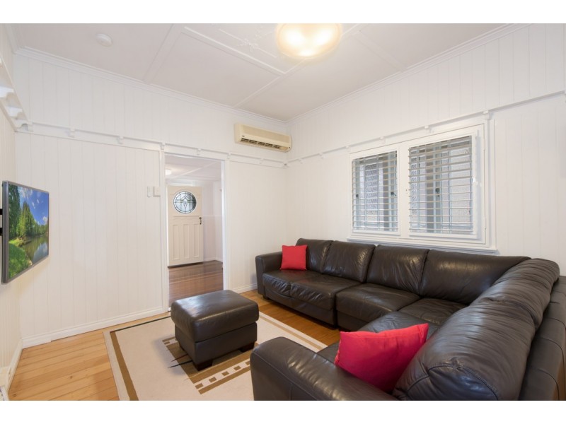 26 Eleventh Avenue, Kedron QLD 4031