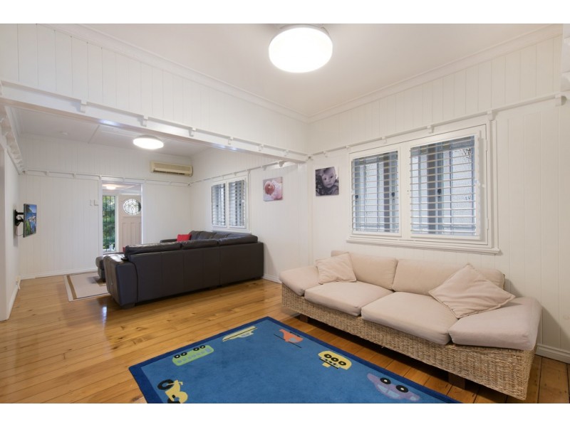 26 Eleventh Avenue, Kedron QLD 4031