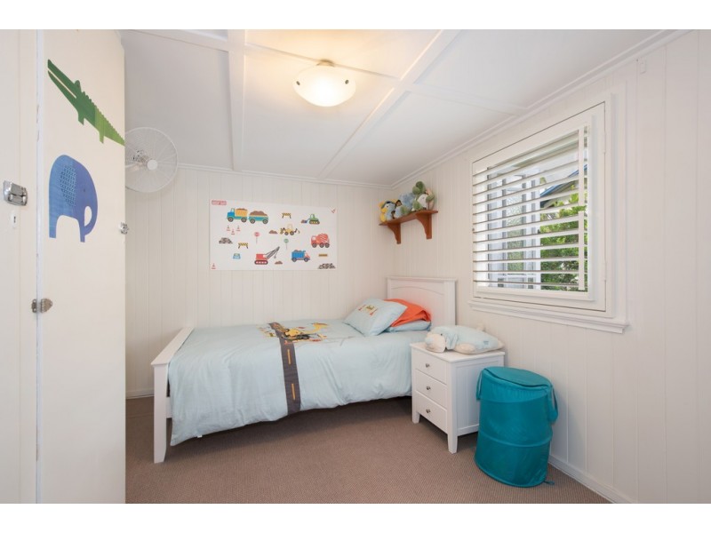 26 Eleventh Avenue, Kedron QLD 4031