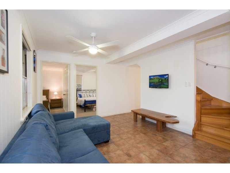 26 Eleventh Avenue, Kedron QLD 4031