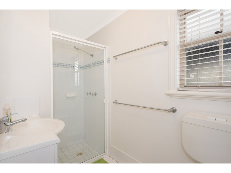 26 Eleventh Avenue, Kedron QLD 4031