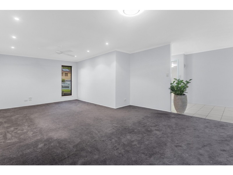 16 Sussex Drive, Albany Creek QLD 4035