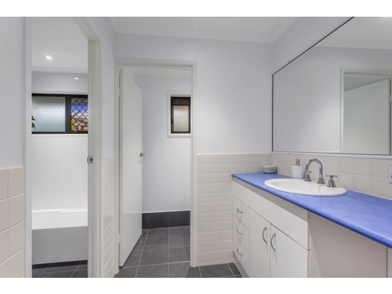 16 Sussex Drive, Albany Creek QLD 4035