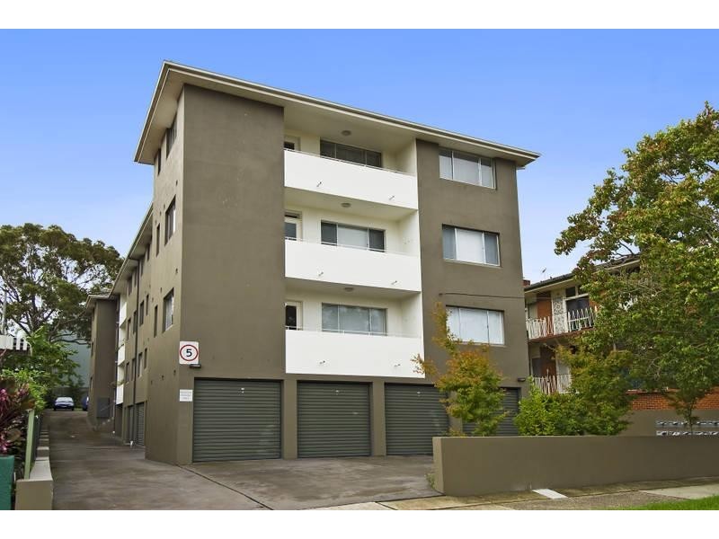 4/13 Queensborough Road, Croydon Park NSW 2133