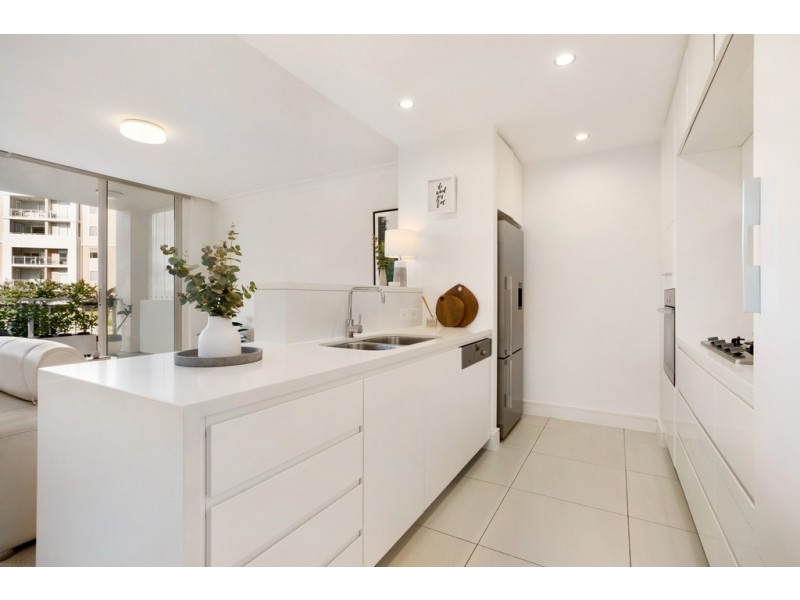 212/3 Palm Avenue, Breakfast Point NSW 2137