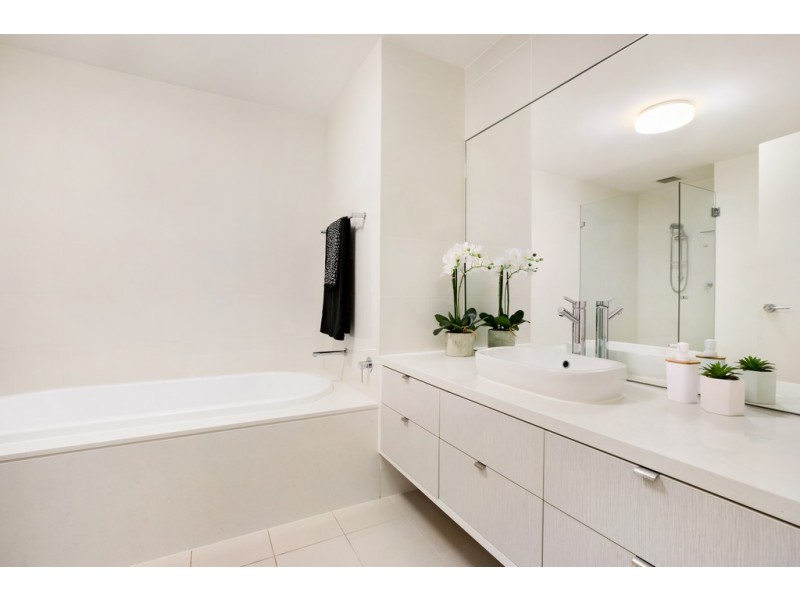 212/3 Palm Avenue, Breakfast Point NSW 2137