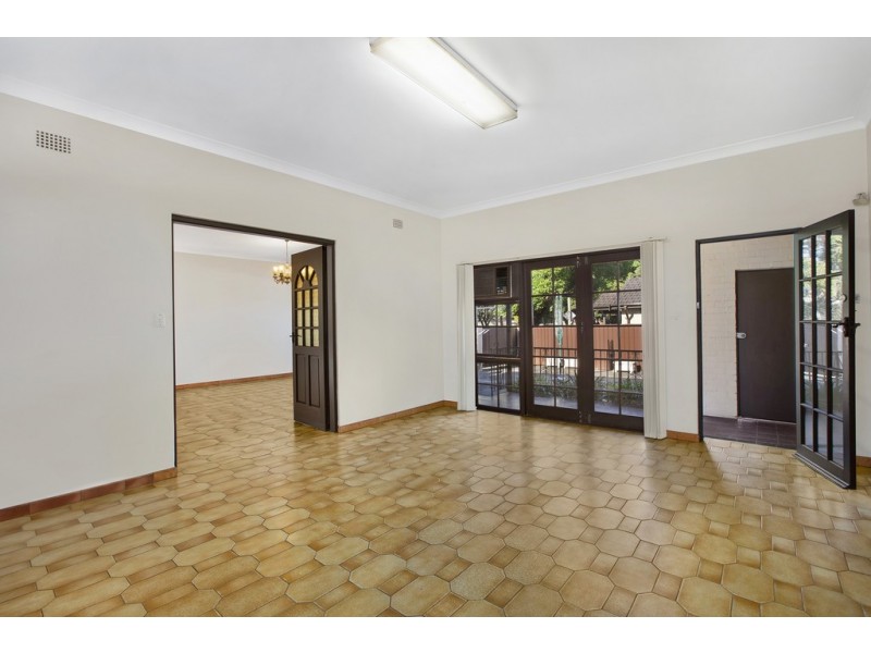 18 Roslyn Street, Ashbury NSW 2193