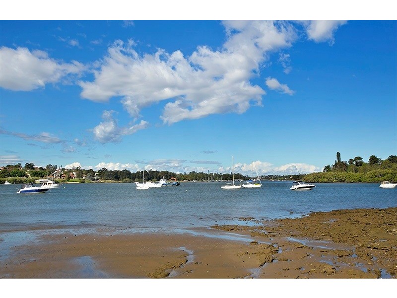 55 Llewellyn St, Rhodes NSW 2138