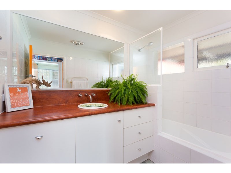 3 Rannoch Street, Kenmore QLD 4069