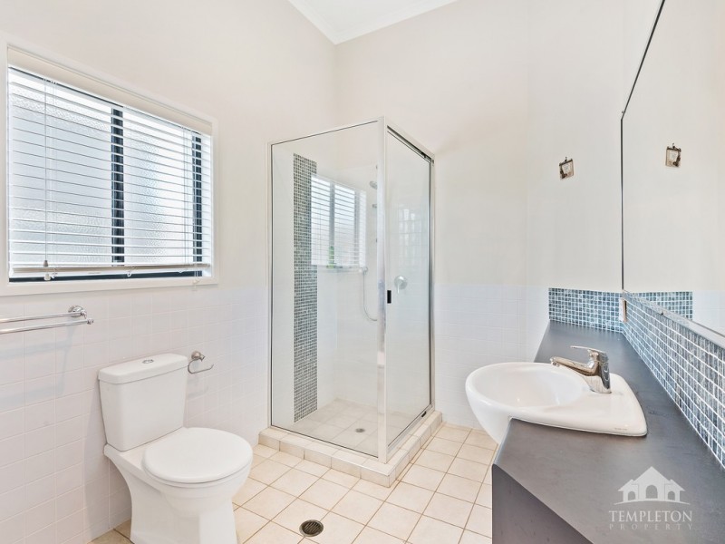 24 Queens Road, Taringa QLD 4068