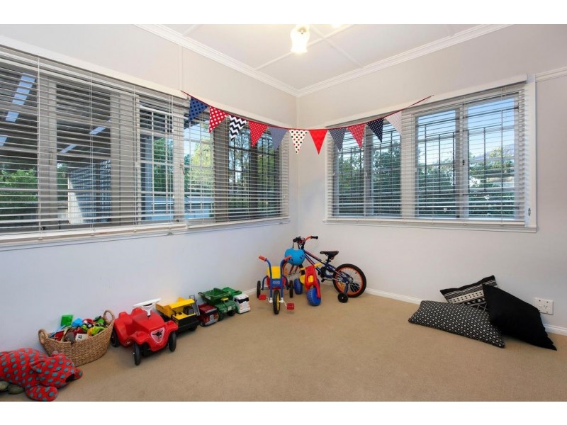 20 First Street, Camp Hill QLD 4152