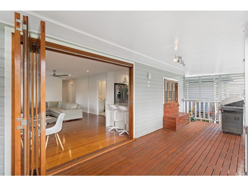 9 Tranters Avenue, Camp Hill QLD 4152