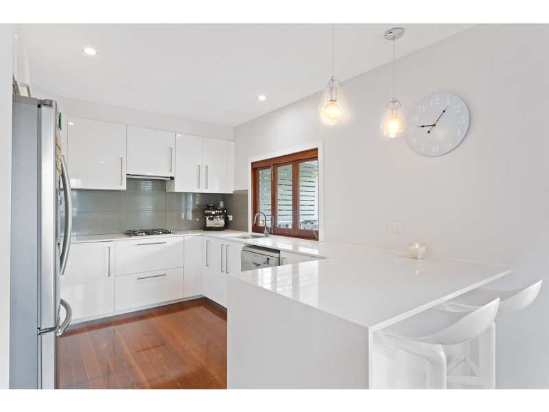 9 Tranters Avenue, Camp Hill QLD 4152