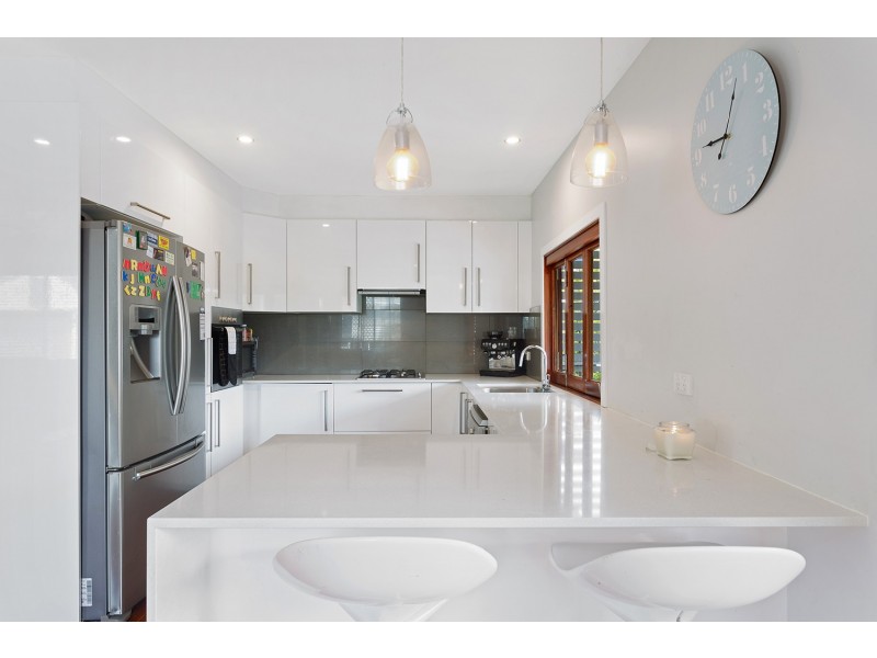 9 Tranters Avenue, Camp Hill QLD 4152