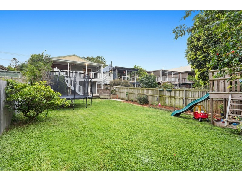 9 Tranters Avenue, Camp Hill QLD 4152