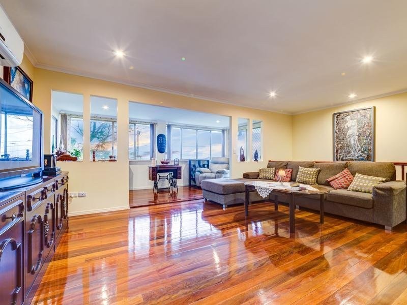 16 Trood Street, Macgregor QLD 4109