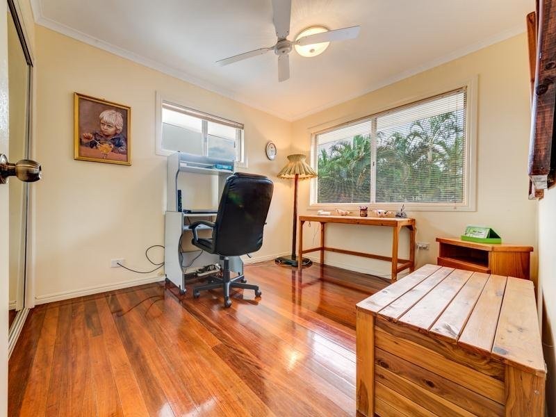 16 Trood Street, Macgregor QLD 4109