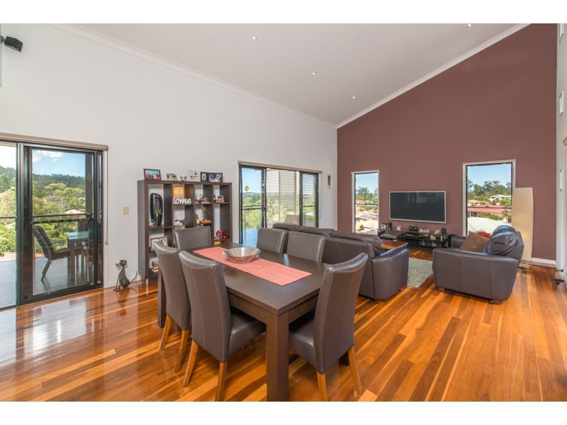 29 Valley Place, Upper Kedron QLD 4055