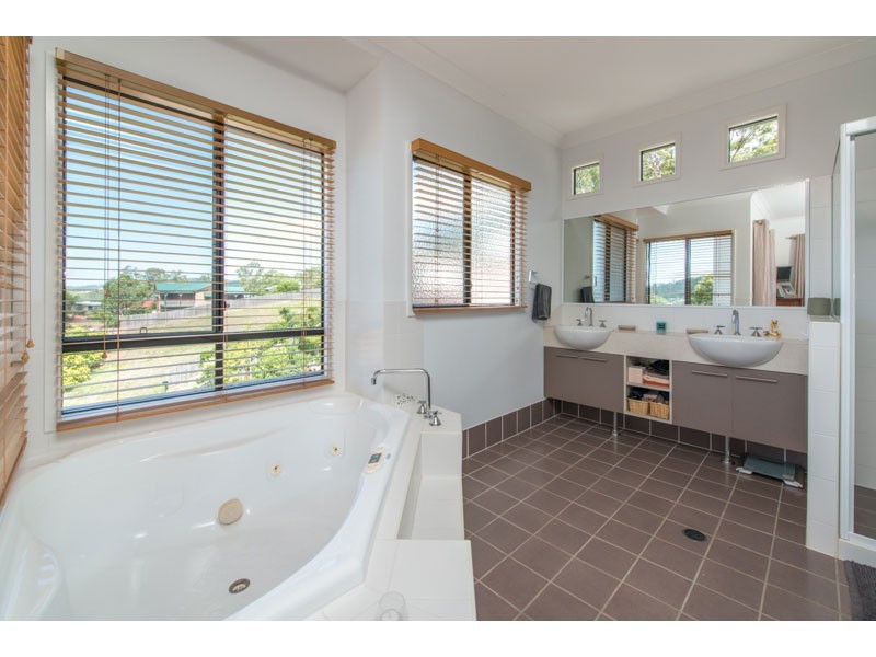 29 Valley Place, Upper Kedron QLD 4055