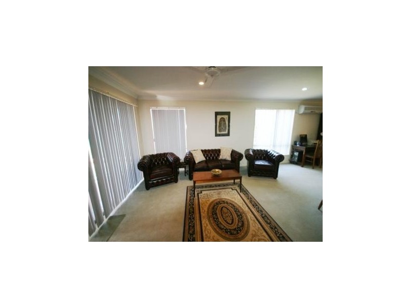 37 Robinson Crescent, Runcorn QLD 4113