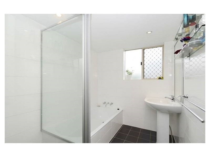 1/38 Rutland Street, Coorparoo QLD 4151