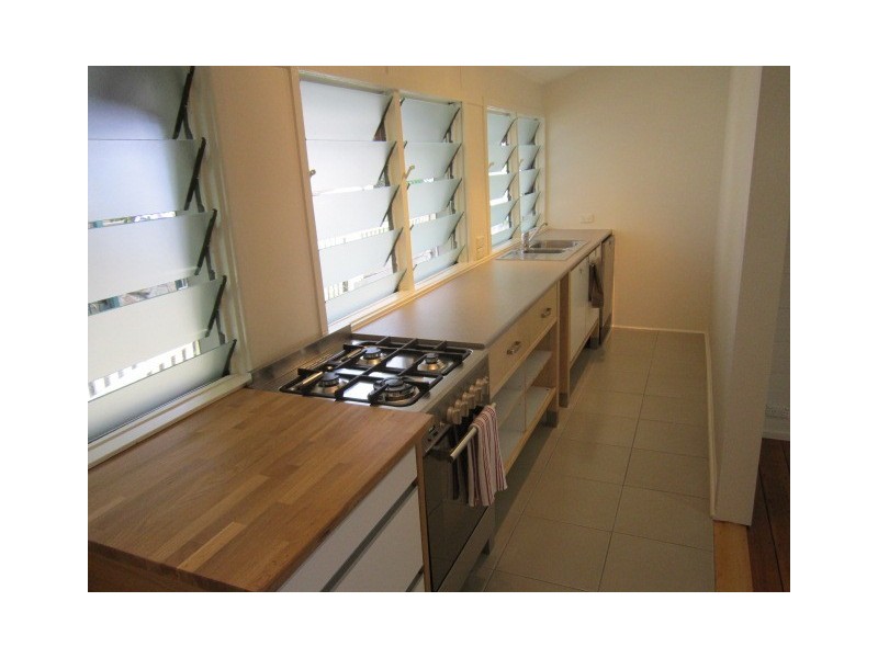 21 Stoneleigh Street, Red Hill QLD 4059