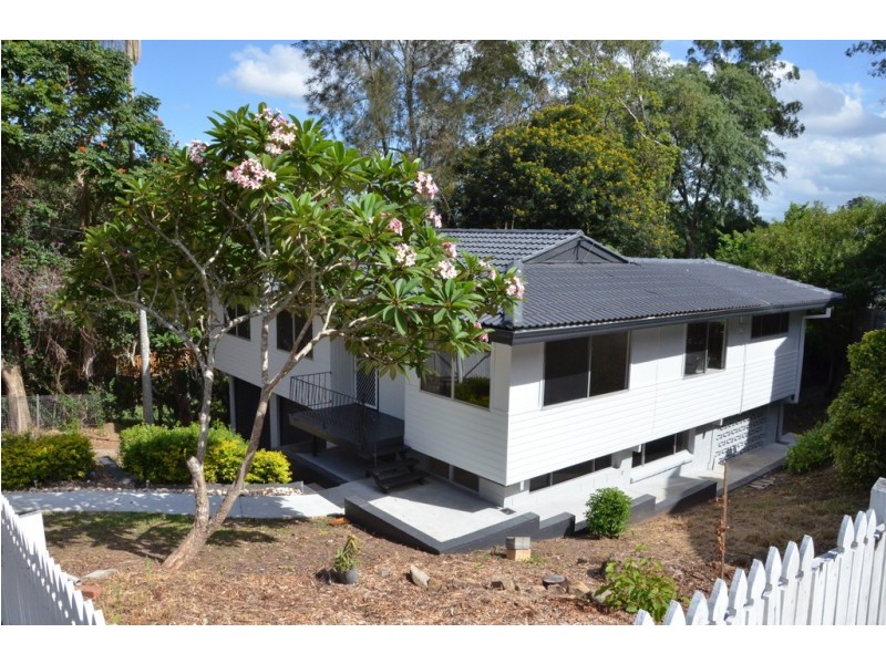 27 Almeida Street, Indooroopilly QLD 4068