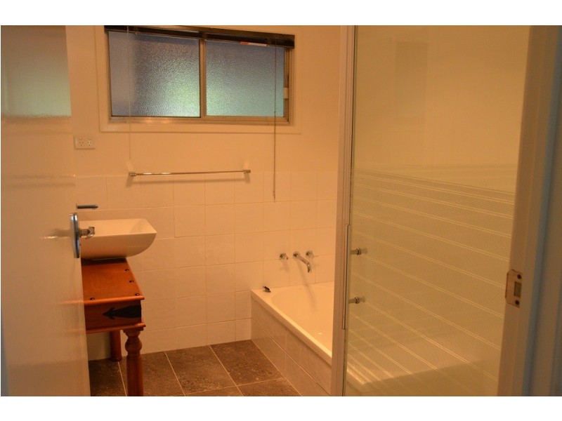 27 Almeida Street, Indooroopilly QLD 4068