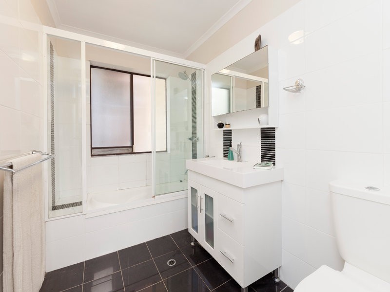 4/12 Woodstock Avenue, Taringa QLD 4068