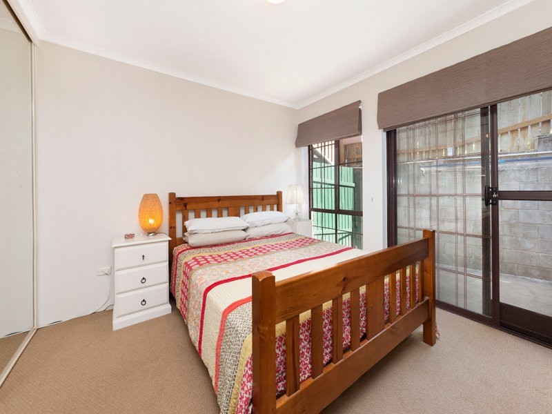 4/12 Woodstock Avenue, Taringa QLD 4068