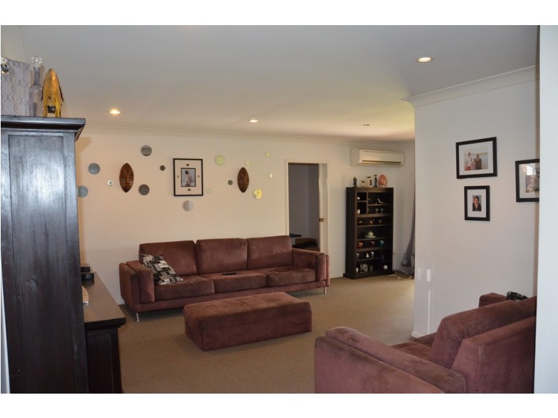 69 Chatsworth Cct, Capalaba QLD 4157