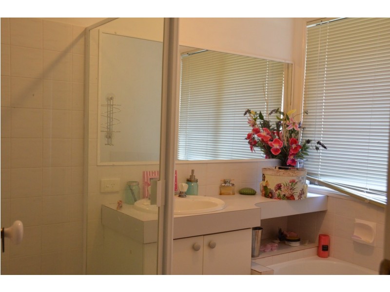 69 Chatsworth Cct, Capalaba QLD 4157