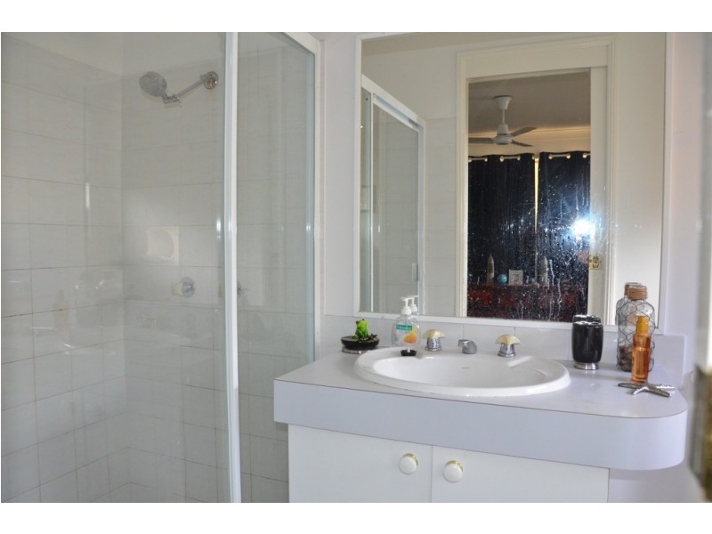 69 Chatsworth Cct, Capalaba QLD 4157