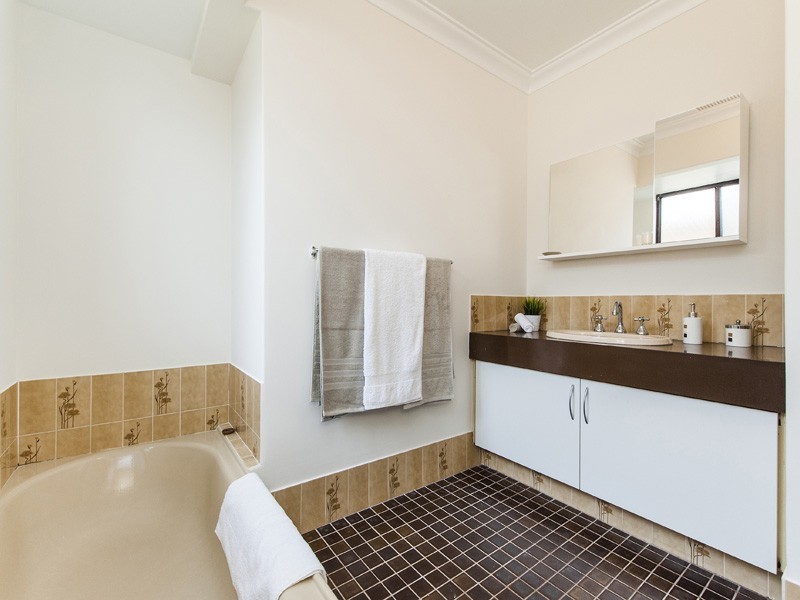 24 Celosia Way, Riverton WA 6148