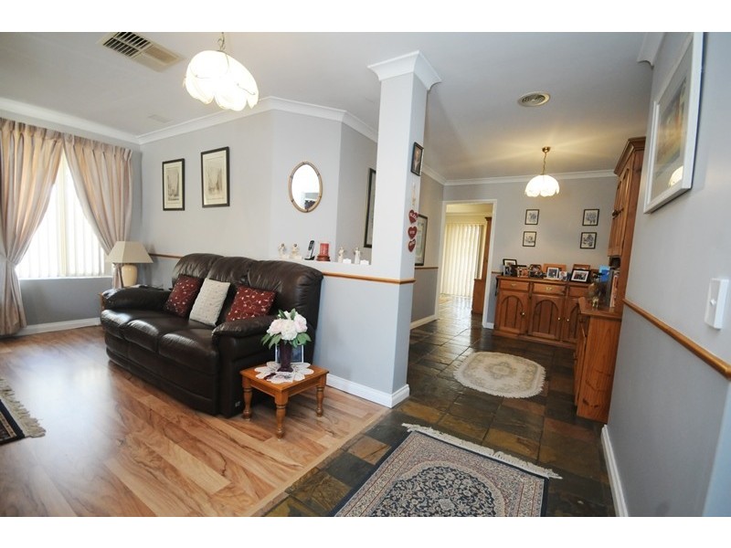 90 Natham Square, Swan View WA 6056