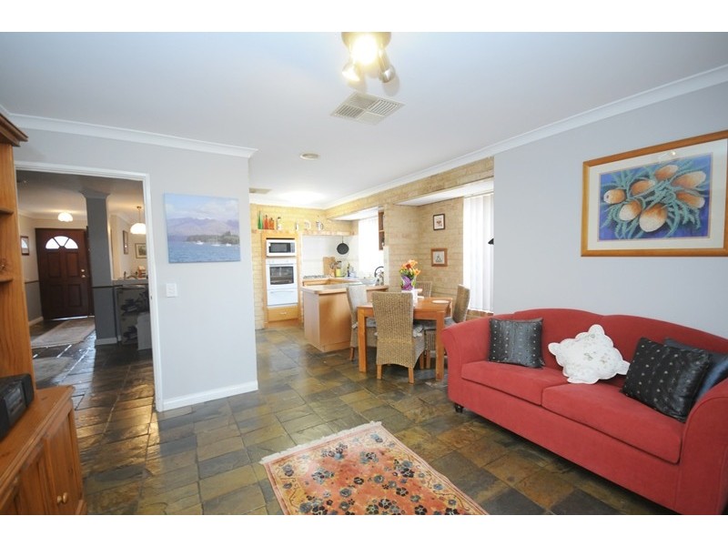 90 Natham Square, Swan View WA 6056