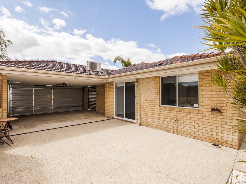 1/142 Robert Street, Como WA 6152